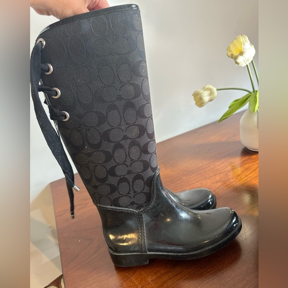 Coach rain boots, worn a handful of times. in excellent condition - Picture 1 of 2
